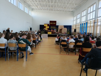 2f125022-4d31-402b-8adf-b67ddb77e156